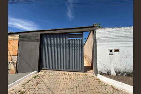 Casa à venda com 400m², 1 quarto e 6 vagas Casa à venda com 400m², 1 quarto e 6 vagasFachada