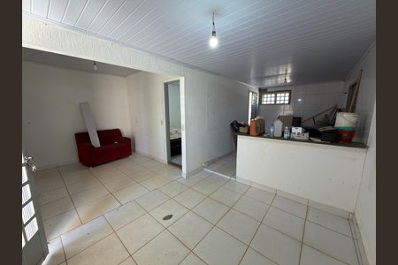 Casa à venda com 400m², 1 quarto e 6 vagas Casa à venda com 400m², 1 quarto e 6 vagasSala e cozinha