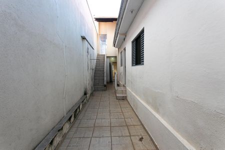 Casa à venda com 200m², 6 quartos e 1 vaga Casa à venda com 200m², 6 quartos e 1 vagaCorredor