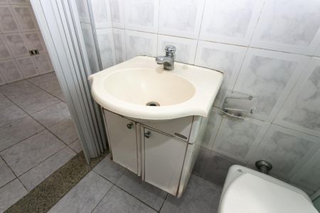 Casa à venda com 200m², 6 quartos e 1 vaga Casa à venda com 200m², 6 quartos e 1 vagaCasa 2 - Banheiro 2
