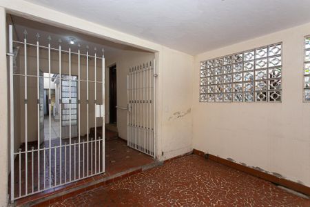 Garagem de casa à venda com 6 quartos, 200m² em Vila Moreira, São Paulo