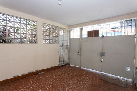 Garagem de casa à venda com 6 quartos, 200m² em Vila Moreira, São Paulo
