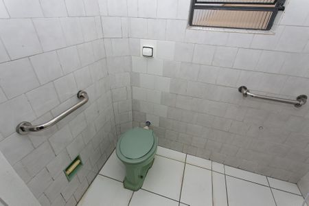 Casa à venda com 200m², 6 quartos e 1 vaga Casa à venda com 200m², 6 quartos e 1 vagaCasa 1 - Banheiro