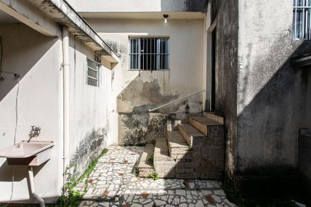 Casa à venda com 200m², 6 quartos e 1 vaga Casa à venda com 200m², 6 quartos e 1 vagaQuintal
