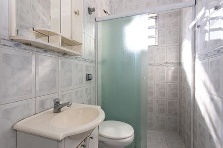 Casa à venda com 200m², 6 quartos e 1 vaga Casa à venda com 200m², 6 quartos e 1 vagaCasa 2 - Banheiro 2