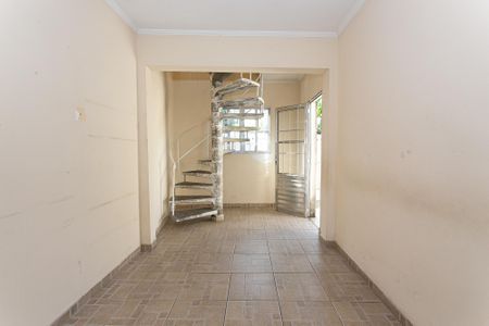 Casa 2 - Sala de casa à venda com 6 quartos, 200m² em Vila Moreira, São Paulo