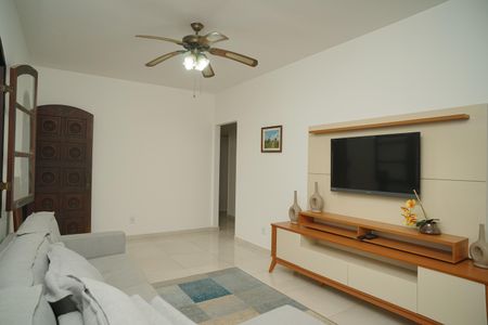 Sala de casa para alugar com 3 quartos, 840m² em Zacarias, Maricá
