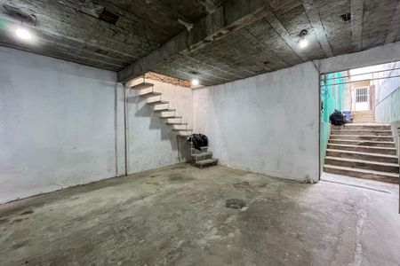 Casa de condomínio à venda com 239m², 5 quartos e 2 vagas Casa de condomínio à venda com 239m², 5 quartos e 2 vagasGaragem