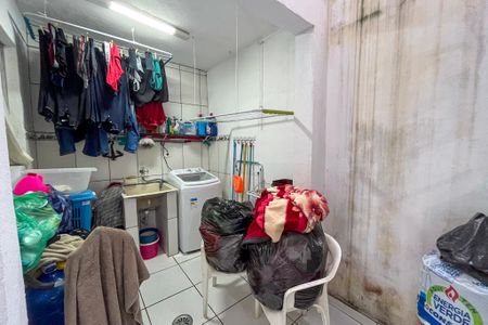 Casa de condomínio à venda com 239m², 5 quartos e 2 vagas Casa de condomínio à venda com 239m², 5 quartos e 2 vagasCasa 3 - Area de Serviço