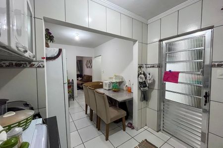 Casa de condomínio à venda com 239m², 5 quartos e 2 vagas Casa de condomínio à venda com 239m², 5 quartos e 2 vagasCasa 3 - Cozinha