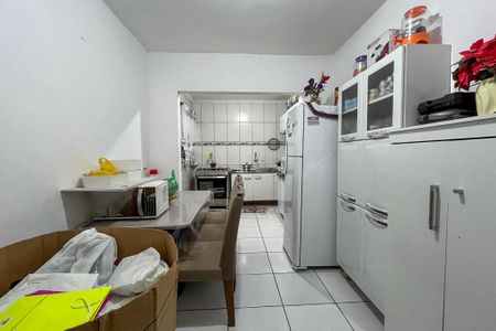Casa de condomínio à venda com 239m², 5 quartos e 2 vagas Casa de condomínio à venda com 239m², 5 quartos e 2 vagasCasa 3 - Cozinha