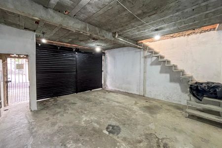 Casa de condomínio à venda com 239m², 5 quartos e 2 vagas Casa de condomínio à venda com 239m², 5 quartos e 2 vagasGaragem