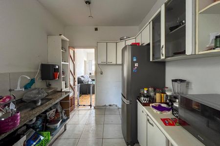 Casa de condomínio à venda com 239m², 5 quartos e 2 vagas Casa de condomínio à venda com 239m², 5 quartos e 2 vagasCasa 1 - Cozinha