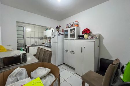 Casa de condomínio à venda com 239m², 5 quartos e 2 vagas Casa de condomínio à venda com 239m², 5 quartos e 2 vagasCasa 3 - Cozinha