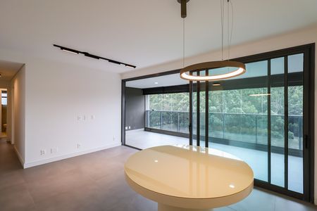 Apartamento para alugar com 3 quartos, 145m² em Jardim Fonte do Morumbi, São Paulo