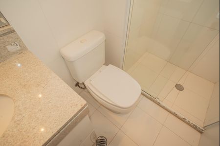 Apartamento para alugar com 250m², 3 quartos e 4 vagas Apartamento para alugar com 250m², 3 quartos e 4 vagasBanheiro da Suíte 2