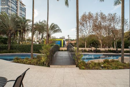 Apartamento para alugar com 250m², 3 quartos e 4 vagas Apartamento para alugar com 250m², 3 quartos e 4 vagasÁrea comum - Piscina