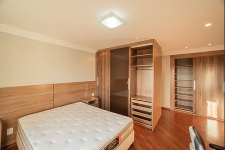 Apartamento para alugar com 250m², 3 quartos e 4 vagas Apartamento para alugar com 250m², 3 quartos e 4 vagasSuíte 3