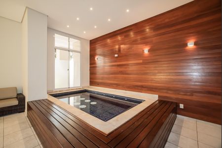 Apartamento para alugar com 250m², 3 quartos e 4 vagas Apartamento para alugar com 250m², 3 quartos e 4 vagasÁrea comum - Spa