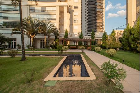 Apartamento para alugar com 250m², 3 quartos e 4 vagas Apartamento para alugar com 250m², 3 quartos e 4 vagasÁrea comum - Pátio central