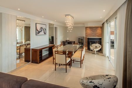 Apartamento para alugar com 250m², 3 quartos e 4 vagas Apartamento para alugar com 250m², 3 quartos e 4 vagasSala