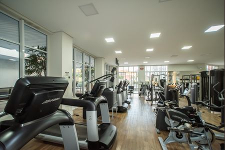 Apartamento para alugar com 250m², 3 quartos e 4 vagas Apartamento para alugar com 250m², 3 quartos e 4 vagasÁrea comum - Academia