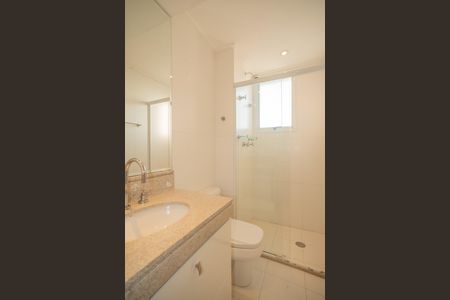 Apartamento para alugar com 250m², 3 quartos e 4 vagas Apartamento para alugar com 250m², 3 quartos e 4 vagasBanheiro da Suíte 2