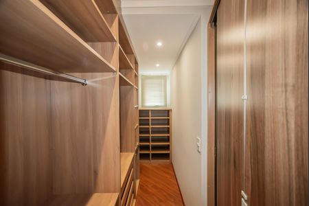 Apartamento para alugar com 250m², 3 quartos e 4 vagas Apartamento para alugar com 250m², 3 quartos e 4 vagasSuíte 3 - Closet