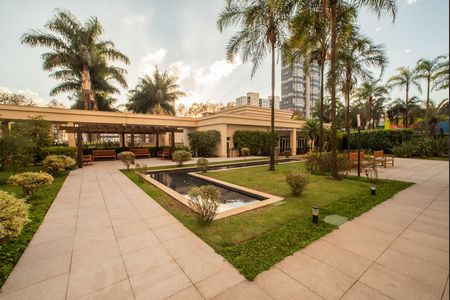 Apartamento para alugar com 250m², 3 quartos e 4 vagas Apartamento para alugar com 250m², 3 quartos e 4 vagasÁrea comum - Pátio central