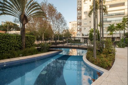 Apartamento para alugar com 250m², 3 quartos e 4 vagas Apartamento para alugar com 250m², 3 quartos e 4 vagasÁrea comum - Piscina