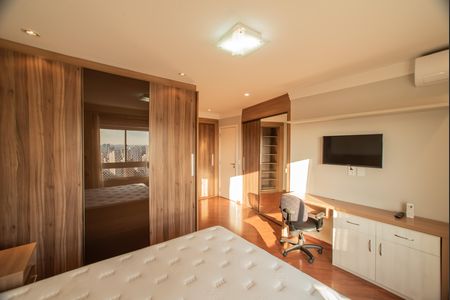 Apartamento para alugar com 250m², 3 quartos e 4 vagas