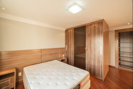 Apartamento para alugar com 250m², 3 quartos e 4 vagas Apartamento para alugar com 250m², 3 quartos e 4 vagasSuíte 3
