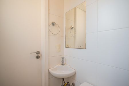 Apartamento para alugar com 250m², 3 quartos e 4 vagas Apartamento para alugar com 250m², 3 quartos e 4 vagasBanheiro de Serviço