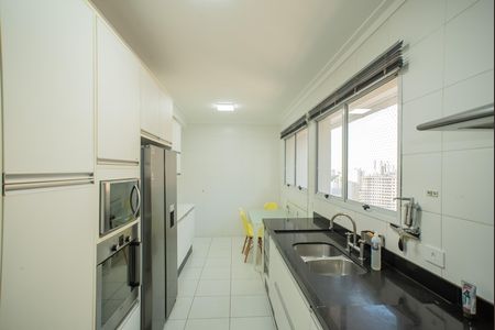 Apartamento para alugar com 250m², 3 quartos e 4 vagas Apartamento para alugar com 250m², 3 quartos e 4 vagasCozinha