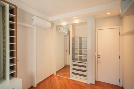 Apartamento para alugar com 250m², 3 quartos e 4 vagas Apartamento para alugar com 250m², 3 quartos e 4 vagasSuíte 1