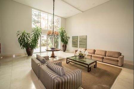 Apartamento para alugar com 250m², 3 quartos e 4 vagas Apartamento para alugar com 250m², 3 quartos e 4 vagasHall social