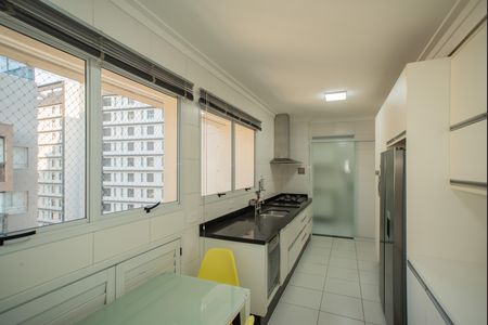 Apartamento para alugar com 250m², 3 quartos e 4 vagas Apartamento para alugar com 250m², 3 quartos e 4 vagasCozinha