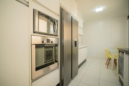Apartamento para alugar com 250m², 3 quartos e 4 vagas Apartamento para alugar com 250m², 3 quartos e 4 vagasCozinha