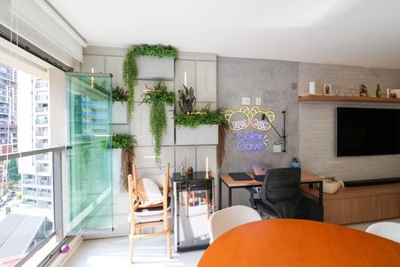 Apartamento à venda com 77m², 2 quartos e 1 vaga Apartamento à venda com 77m², 2 quartos e 1 vagaSala / Cozinha
