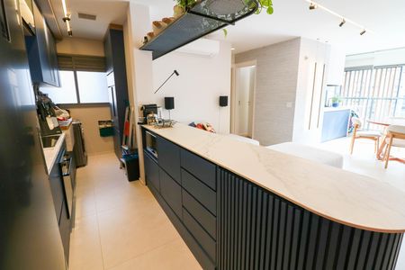 Apartamento à venda com 77m², 2 quartos e 1 vaga Apartamento à venda com 77m², 2 quartos e 1 vagaSala / Cozinha