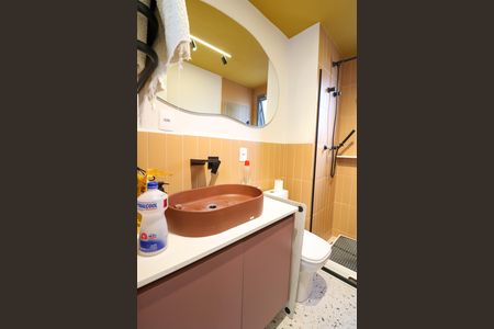 Apartamento à venda com 77m², 2 quartos e 1 vaga Apartamento à venda com 77m², 2 quartos e 1 vagaBanheiro da Suíte 2