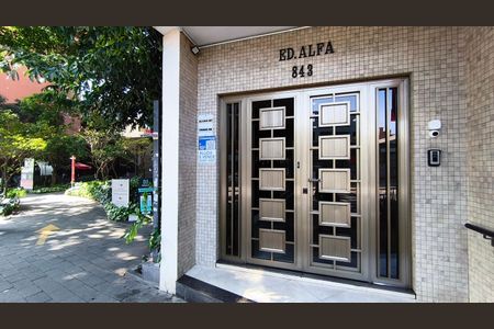 Studio à venda com 42m², 1 quarto e sem vaga Studio à venda com 42m², 1 quarto e sem vagaFachada + Plaquinha