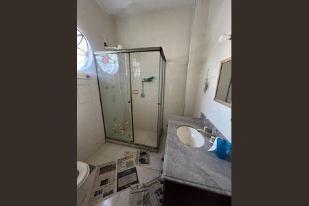 Casa à venda com 404m², 3 quartos e 4 vagasBanheiro 2