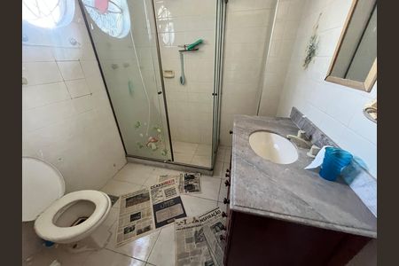 Casa à venda com 404m², 3 quartos e 4 vagasBanheiro 2