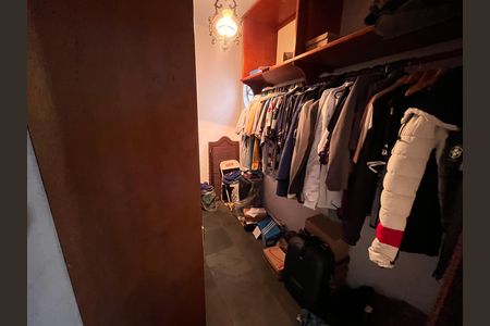 Casa à venda com 404m², 3 quartos e 4 vagasCloset