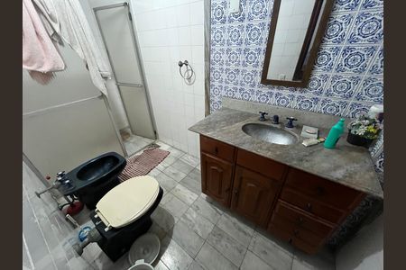 Casa à venda com 404m², 3 quartos e 4 vagasBanheiro de serviço