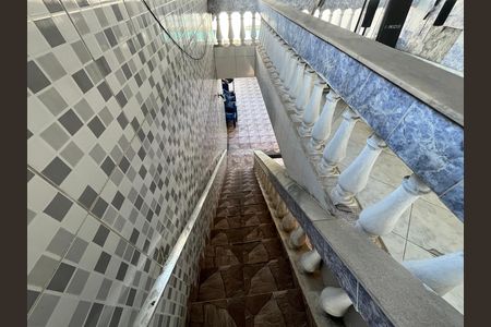 Casa à venda com 404m², 3 quartos e 4 vagasEscadas