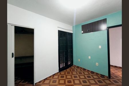 Casa para alugar com 52m², 2 quartos e sem vaga