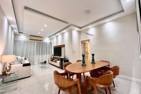 Apartamento para alugar com 130m², 3 quartos e 1 vaga Apartamento para alugar com 130m², 3 quartos e 1 vagaSala