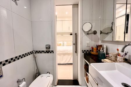 Apartamento para alugar com 130m², 3 quartos e 1 vaga Apartamento para alugar com 130m², 3 quartos e 1 vagaBanheiro da Suíte